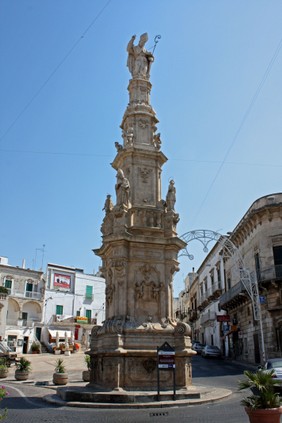 colonna santoronzo ostuni 5.jpg